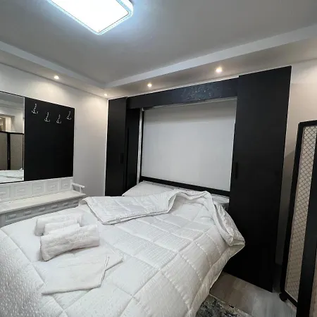 On Myslym Shyri Appartamento