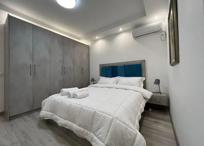 On Myslym Shyri Apartmán *