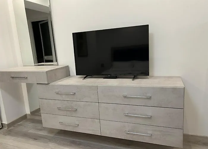 On Myslym Shyri Tirana